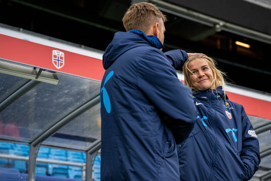 Martin Sjögren, head coach, and Ada Hegerberg of the
