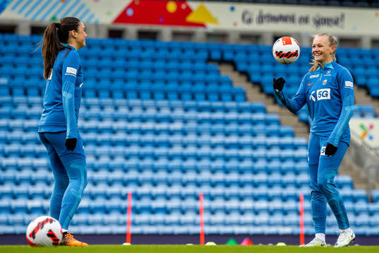 Ingrid Syrstad Engen and Frida Maanum of the Norwegian