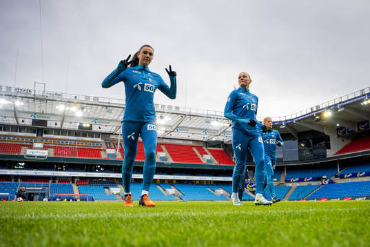 Ingrid Syrstad Engen and Frida Maanum of the Norwegian