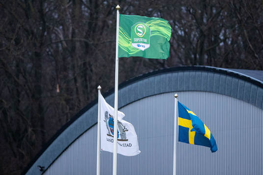 En flagga med Superettan logga