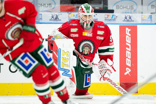 Frölundas målvakt Matthew Tomkins innan  kvartsfinal tre
