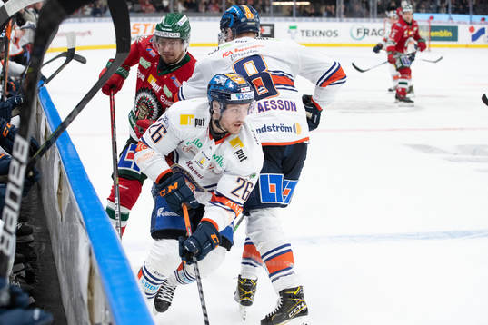 Växjös Joel Kellman och Frölundas Nicklas Lasu