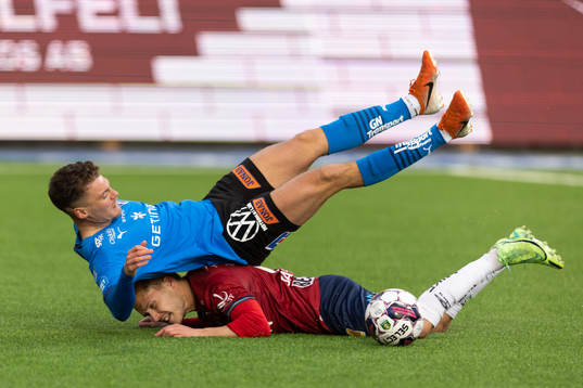 Örgrytes Hampus Dahlqvist och Halmstads Samuel Kroon
