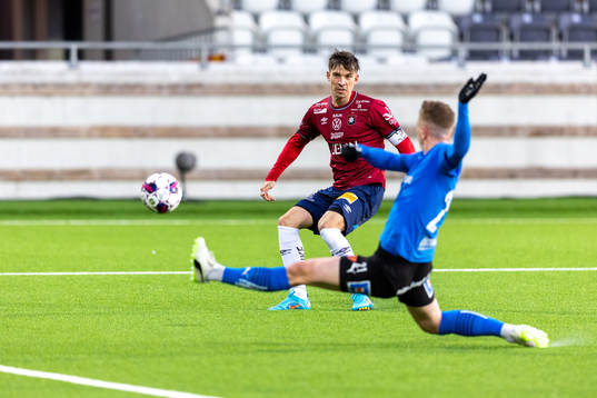 Örgrytes Daniel Paulson mot Halmstads Andreas Bengtsson