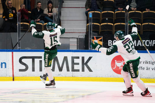 Färjestads Gustav Rydahl och Per Åslund jublar