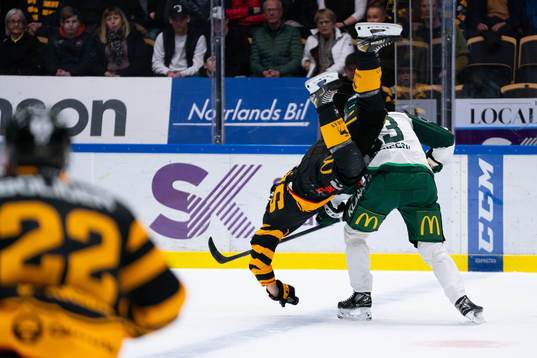 Bläddra bland fler bilder av Ishockey, SHL, Kvartsfinal 3, Skellefteå - Färjestad