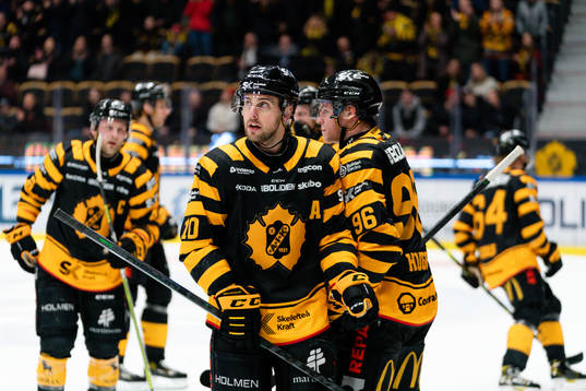 Skellefteås Joakim Lindström jublar