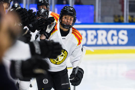Brynäs Josefin Bouveng jublar