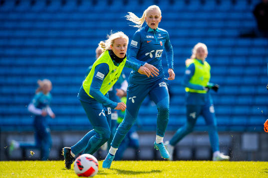 Julie Blakstad and Karina Sævik of the Norwegian women's