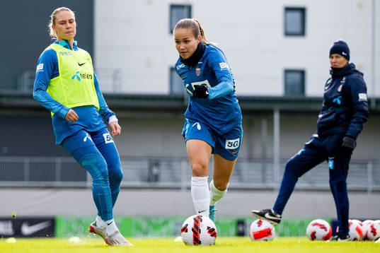 Lisa Fjeldstad Naalsund and Guro Reiten of the Norwegian
