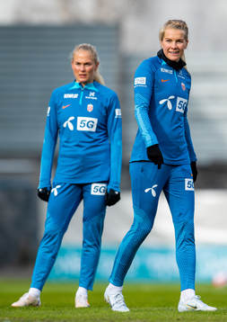 Ada Hegerberg and Guro Bergsvand of the Norwegian women's