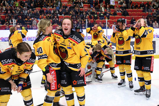 Luleås spelare jublar