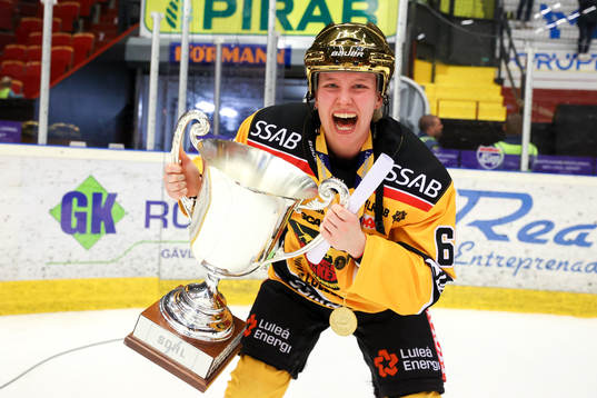 Luleås Linn Peterson jublar