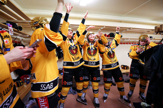 Luleås spelare jublar