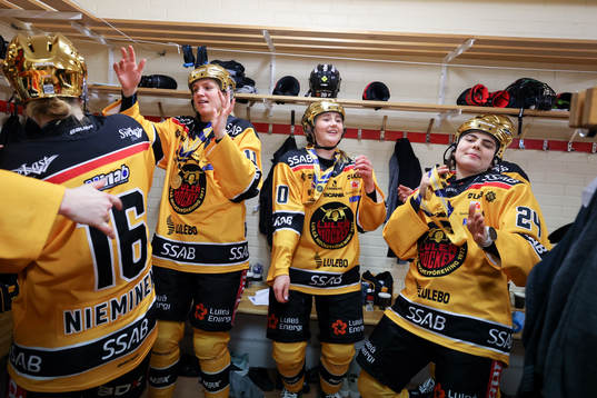 Luleås spelare jublar