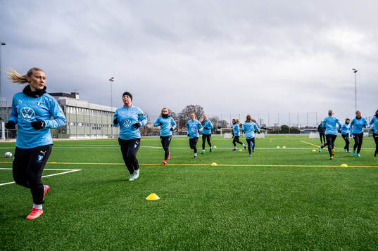 Spelarna värmer upp