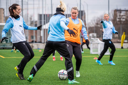 Martina Sutalo och Caroline Williamsdotter