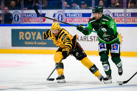 Skellefteås Melker Karlsson  och Färjestads Michael