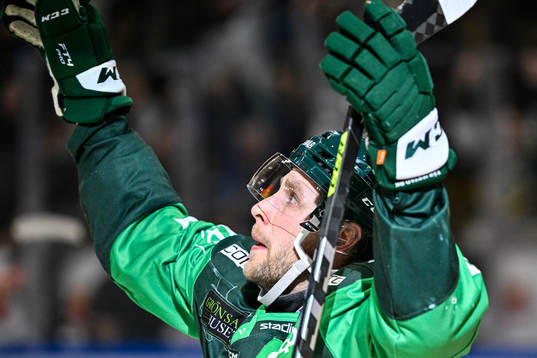 Färjestads Per Åslund jublar