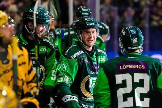 Färjestads Michael Lindqvist och Per Åslund jublar