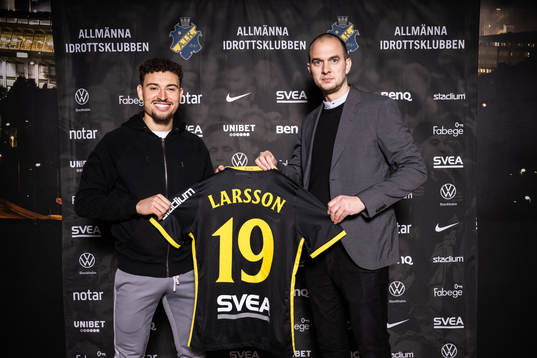 Jordan Larsson och Sportchef Henrik Jurelius