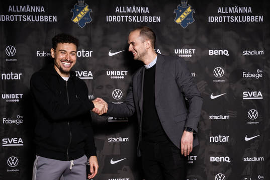 Jordan Larsson och Sportchef Henrik Jurelius