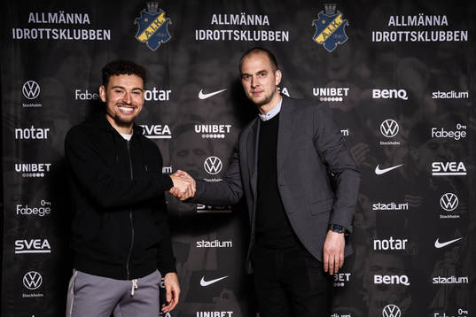 Jordan Larsson och Sportchef Henrik Jurelius
