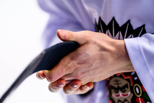 En klubba tejpas före kvartsfinal fyra i SHL mellan