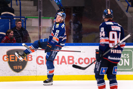 Växjös Olle Lycksell jublar
