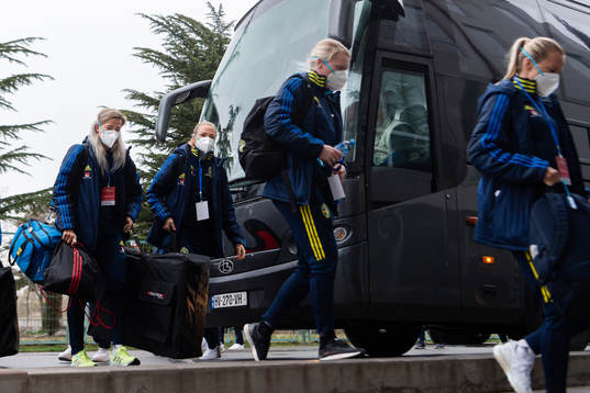 Hanna Glas, Magdalena Eriksson and goalkeeper Hedvig