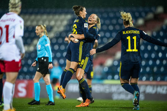 Filippa Angeldahl, Fridolina Rolfö and Stina Blackstenius