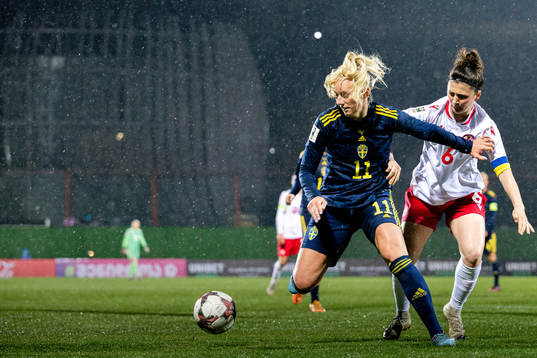Stina Blackstenius of Sweden and Natia Danelia of Georgia
