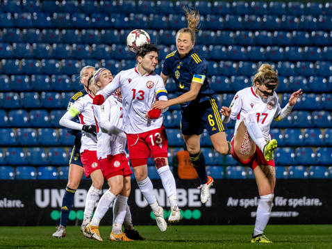 Tamari Tatuashvili of Georgia and Magdalena Eriksson of