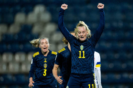 Stina Blackstenius of Sweden celebrates