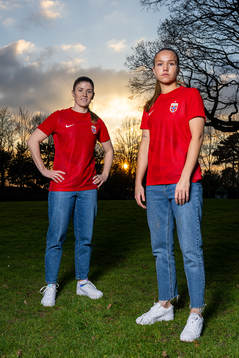 Maren Mjelde and Guro Reiten of the Norwegian national