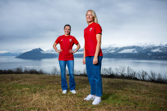 Tuva Hansen and Guro Bergsvand of the Norwegian national