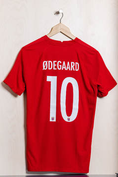 The home kit of the Norwegian national football team