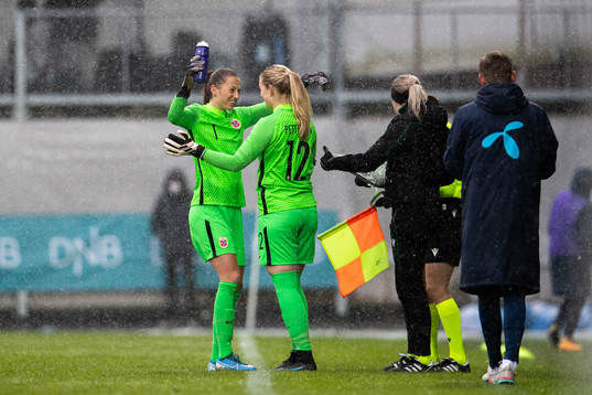Goalkeeper Cecilie Fiskerstrand and goalkeeper Guro