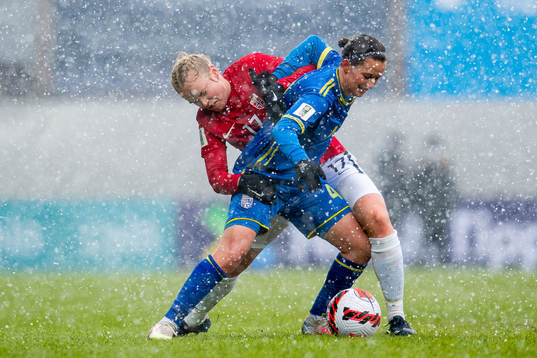Julie Blakstad of Norway and Donjeta Halilaj of Kosovo