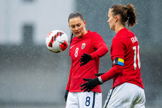 Vilde Bøe Risa and Caroline Graham Hansen of Norway