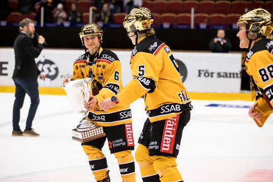 Luleå spelarna jublar