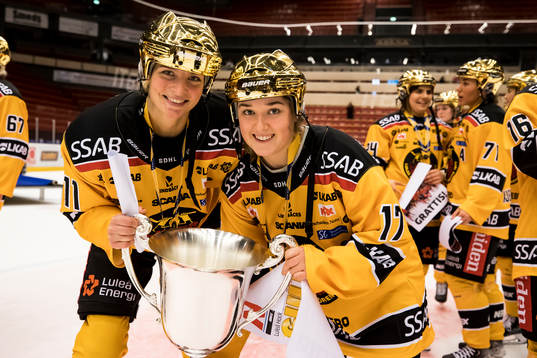 Luleå spelarna jublar