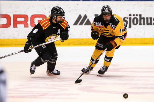 Brynäs Katerina Mrazova och Luleås Josefine Persson