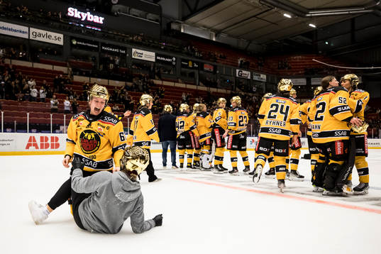 Luleås Linn Petersson  jublar
