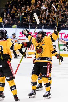 Luleås Petra Nieminen jublar