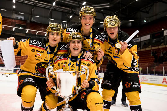Luleå spelarna jublar