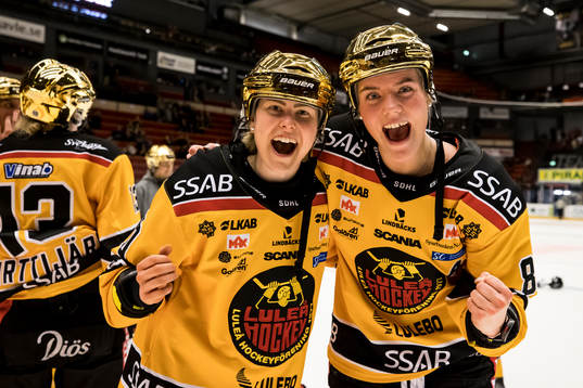 Luleå spelarna jublar