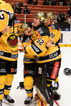 Luleå spelarna jublar