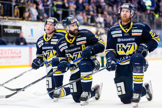 s Taylor Matson och Andreas Söderberg jublar