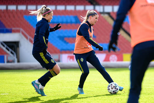 Hanna Glas and Olivia Schough of the Swedish women's